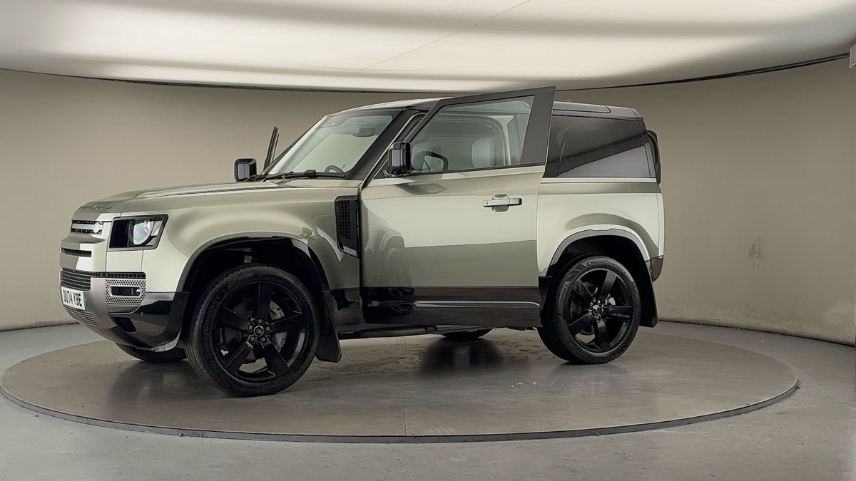 More views of Land Rover Defender 90