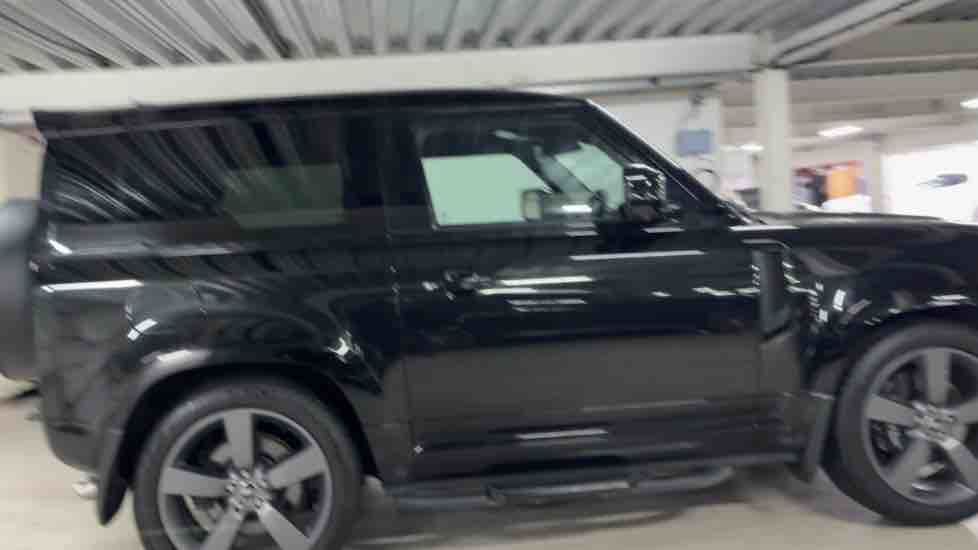 More views of Land Rover Defender 90