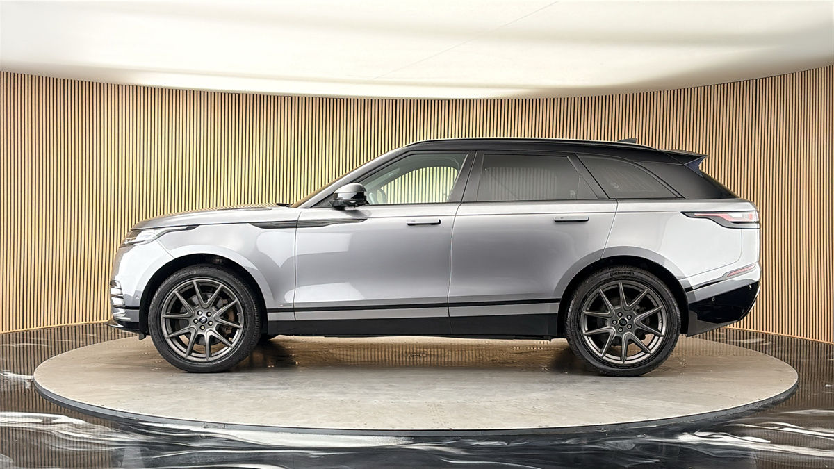 Land Rover Range Rover Velar Image 15