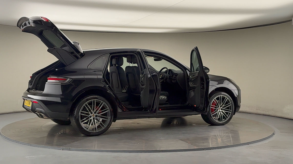 More views of Porsche Macan