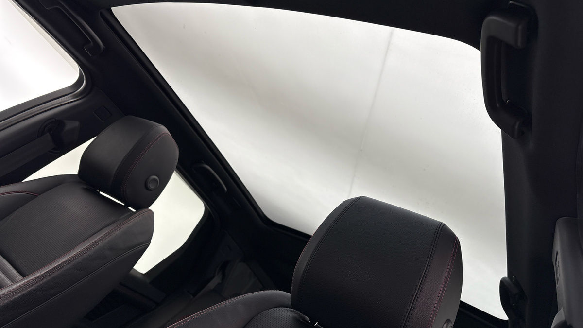 Land Rover Discovery Sport Image 6