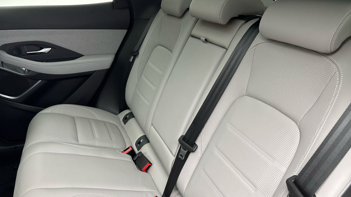 Jaguar E-PACE Image 8
