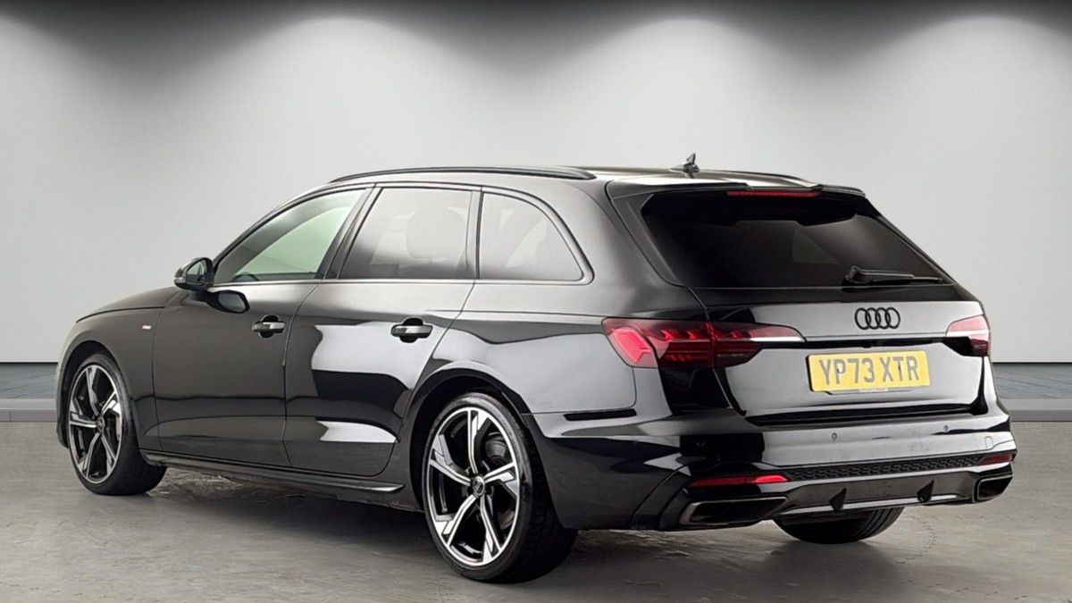 Audi A4 Avant Image 2