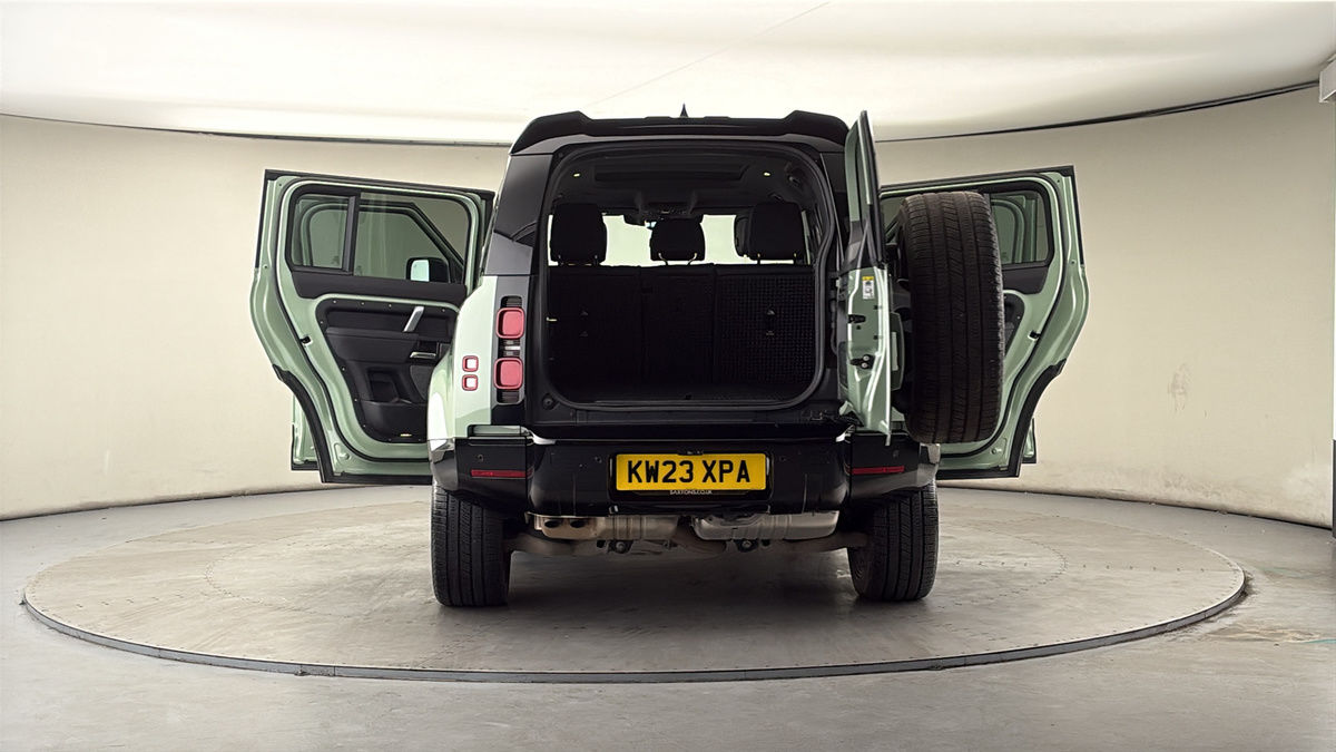 More views of Land Rover Defender 110