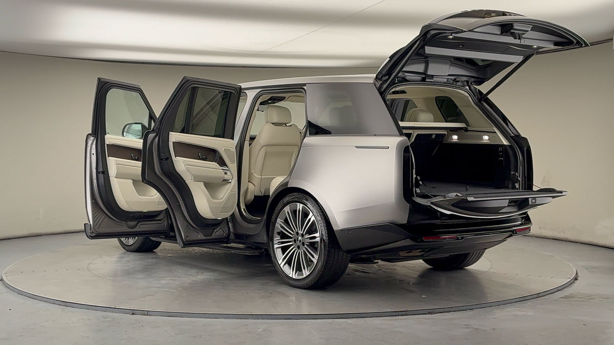 More views of Land Rover Range Rover