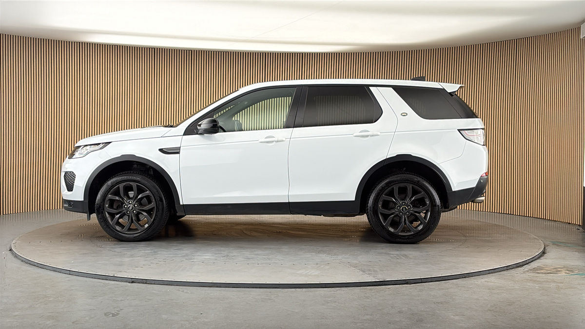 Land Rover Discovery Sport Image 15