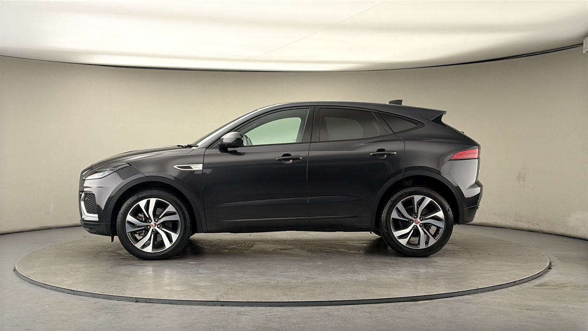 Jaguar E-PACE Image 15
