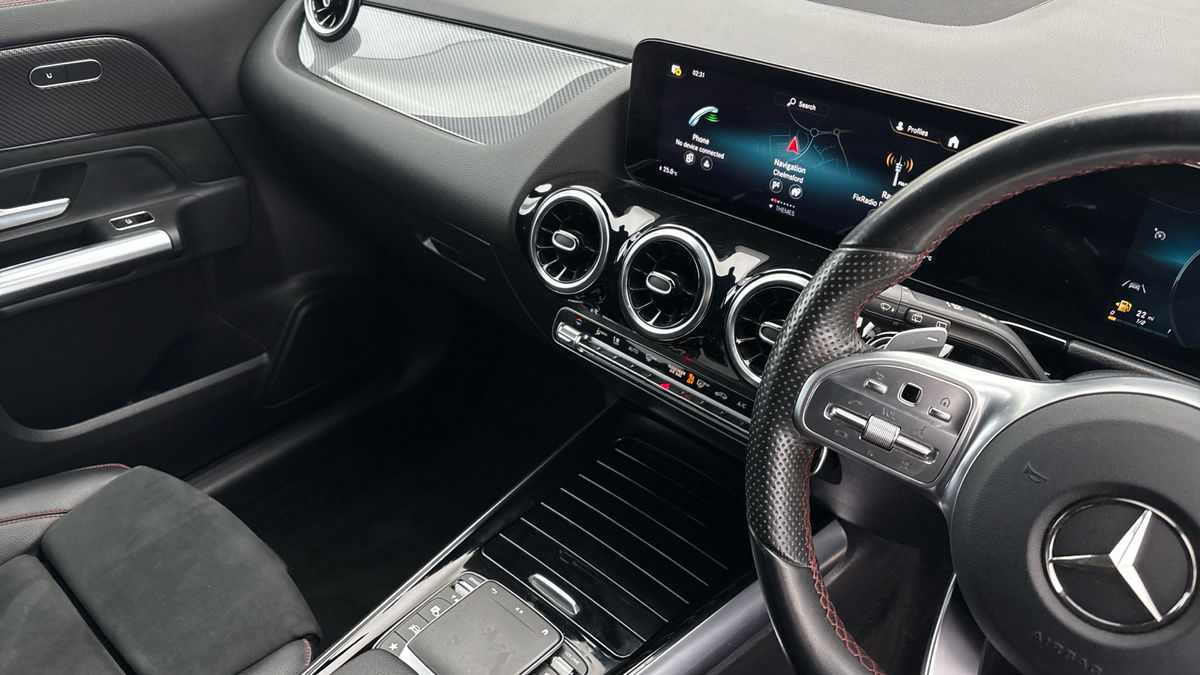 Mercedes-Benz GLA Image 18