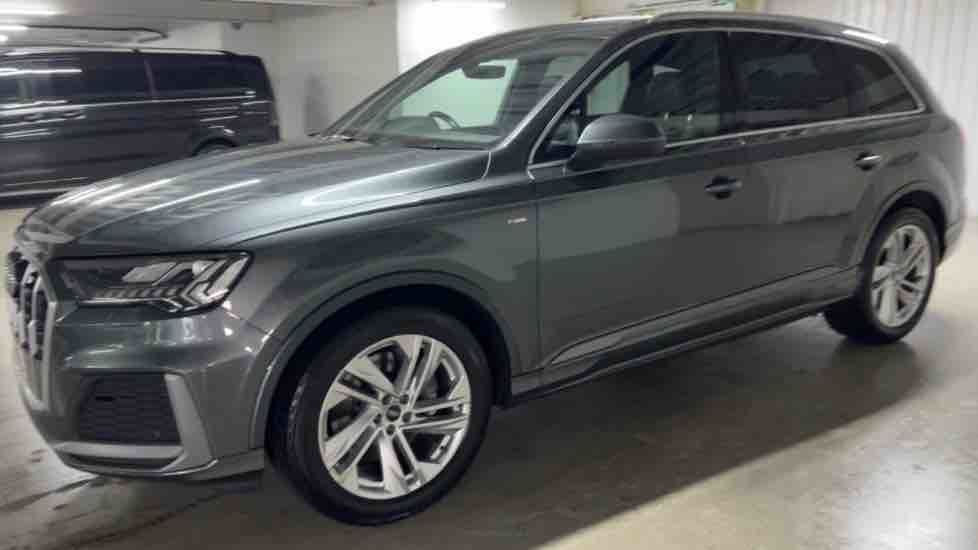 More views of Audi Q7