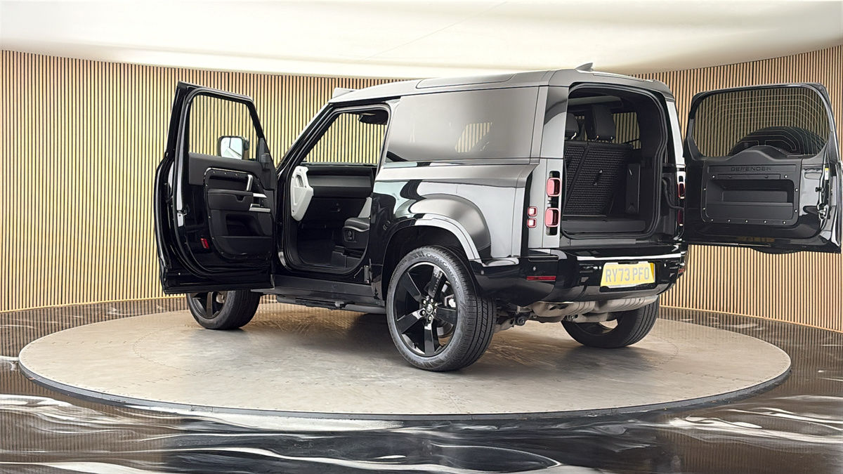 More views of Land Rover Defender 90