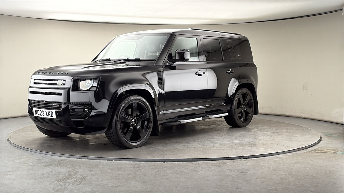 Land Rover Defender 110 Image 20
