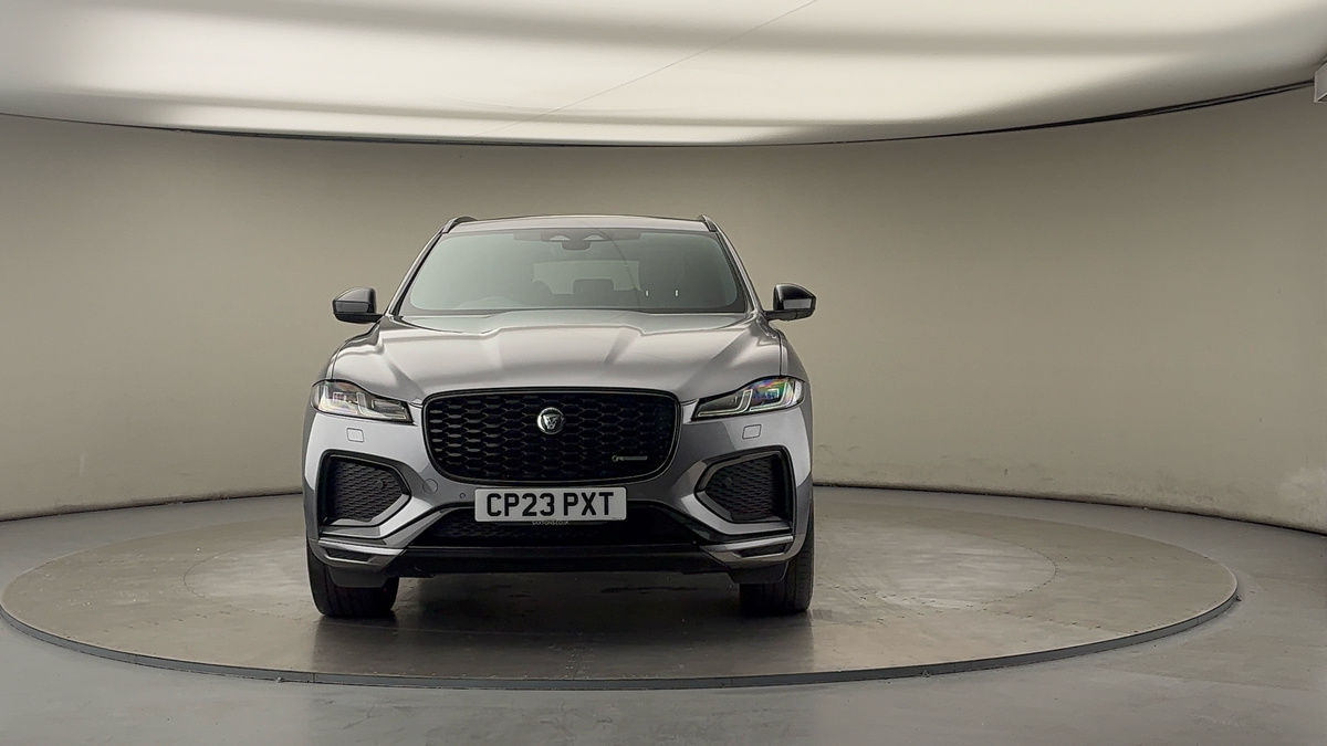 Jaguar F-PACE Image 3