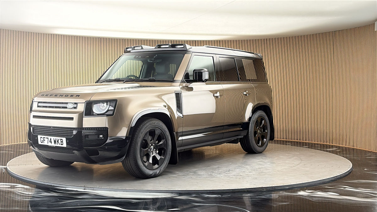 More views of Land Rover Defender 110