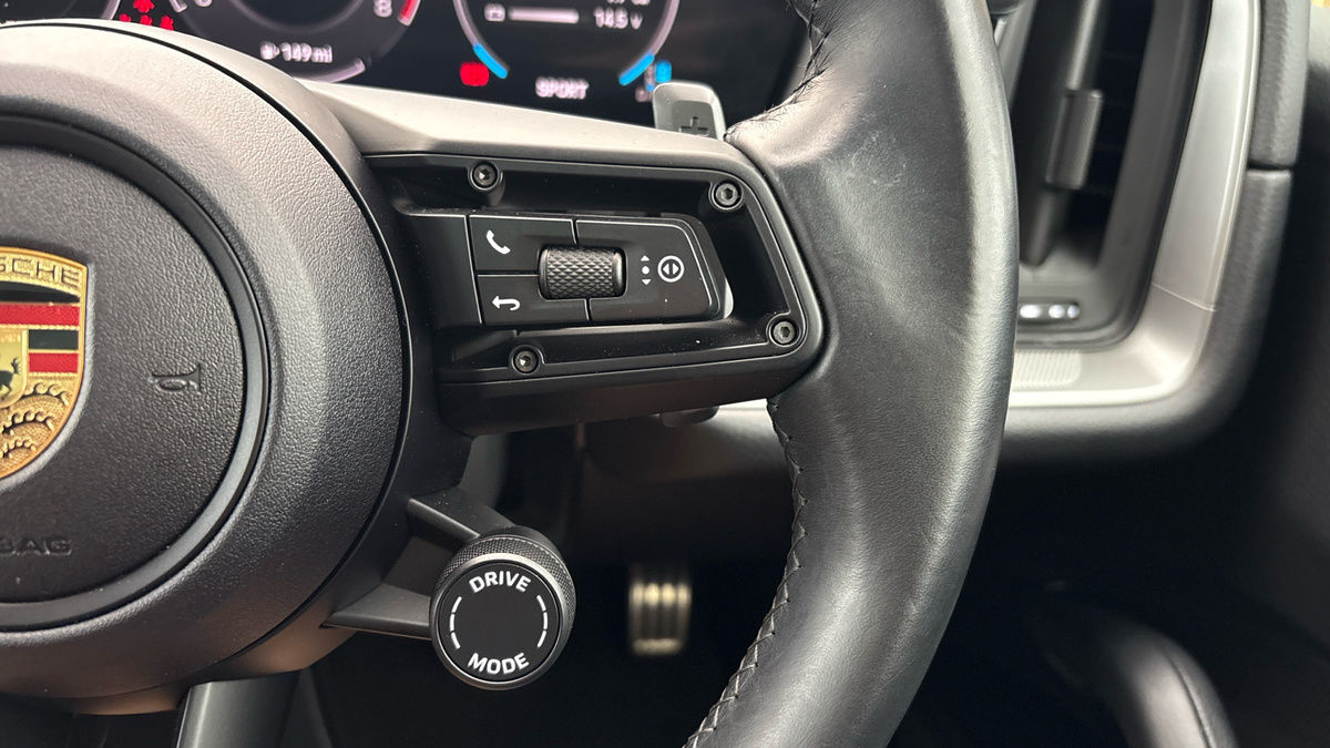 Porsche Cayenne Image 14