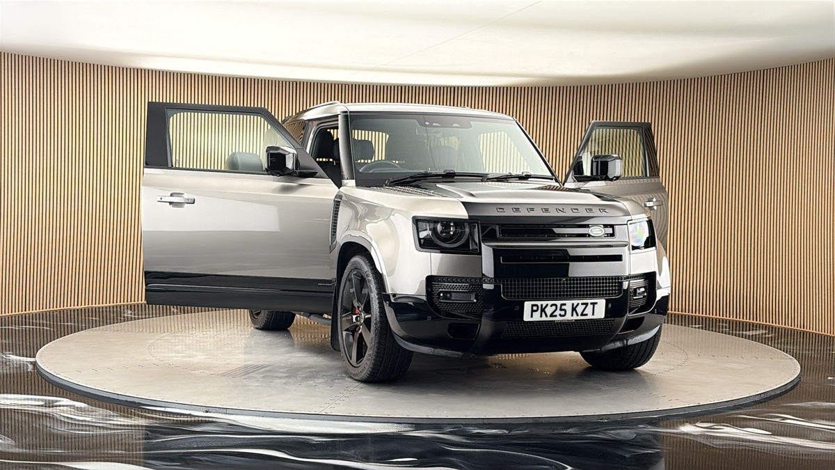 More views of Land Rover Defender 90
