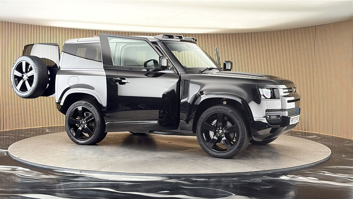 More views of Land Rover Defender 90
