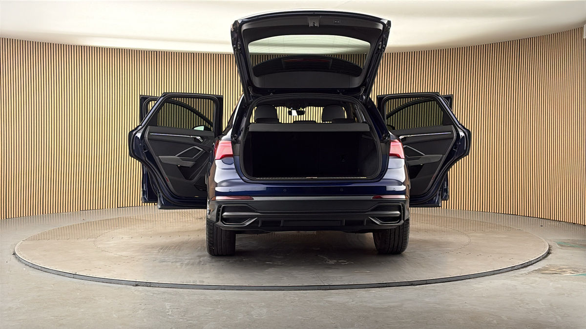 More views of Audi Q3