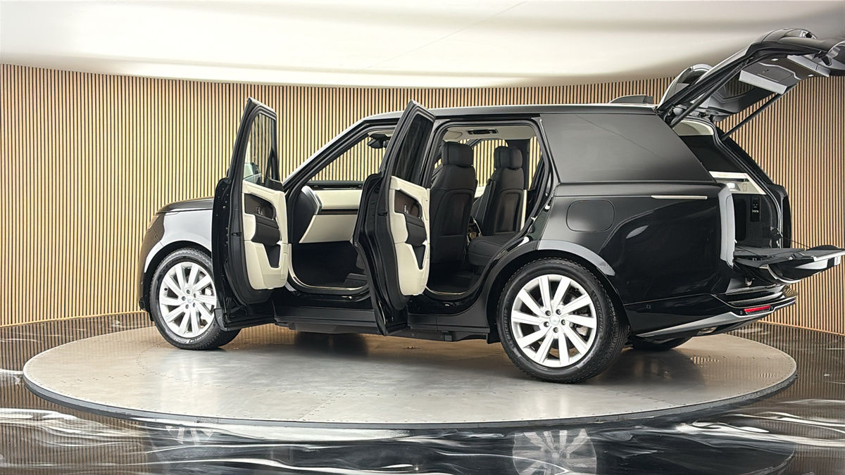 More views of Land Rover Range Rover
