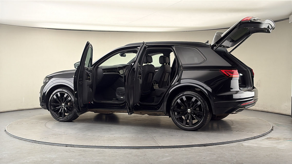 More views of Volkswagen Touareg