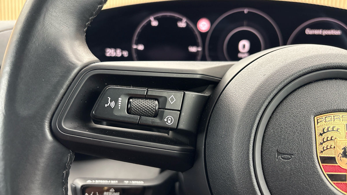 Porsche Taycan Image 14