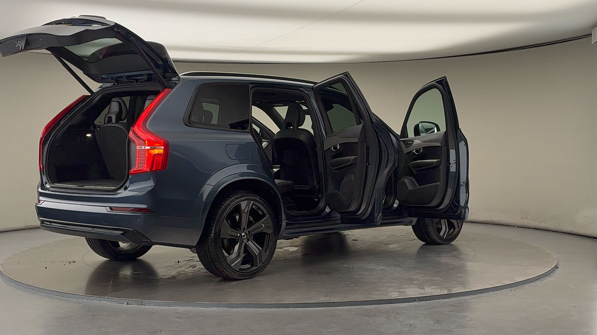 More views of Volvo XC90
