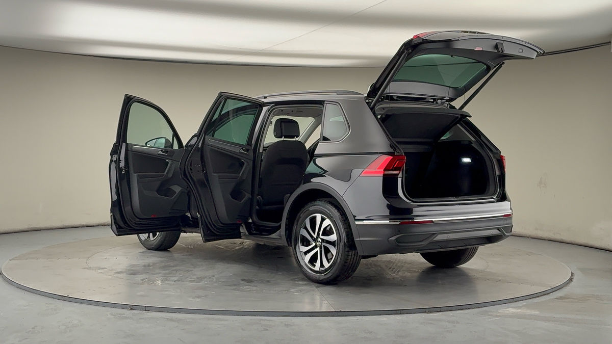 More views of Volkswagen Tiguan