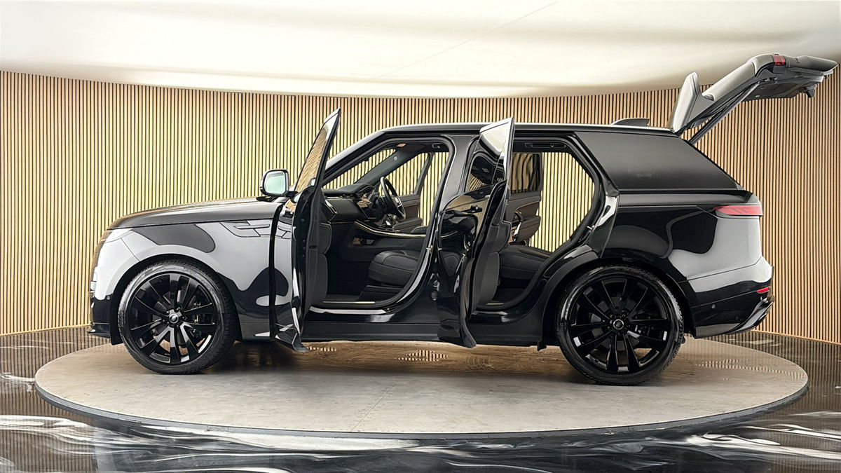 More views of Land Rover Range Rover Sport