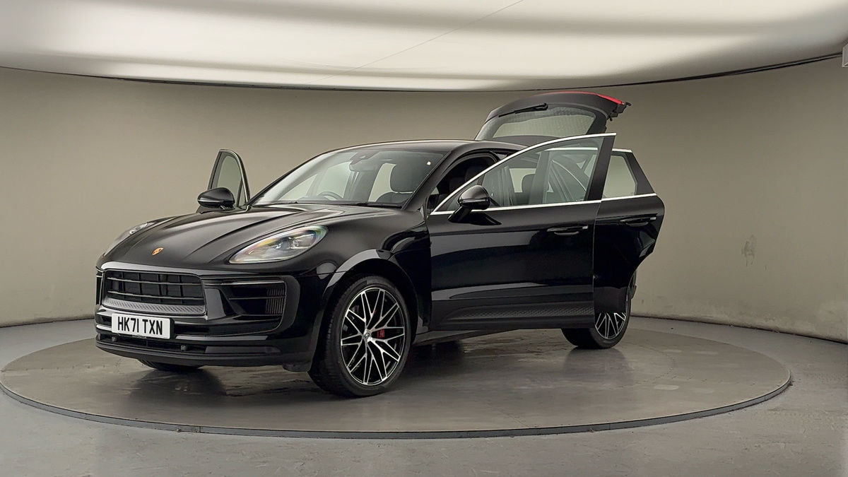 More views of Porsche Macan