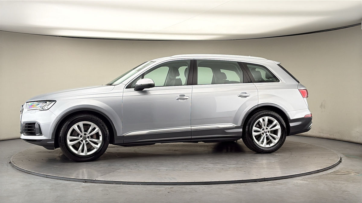 More views of Audi Q7