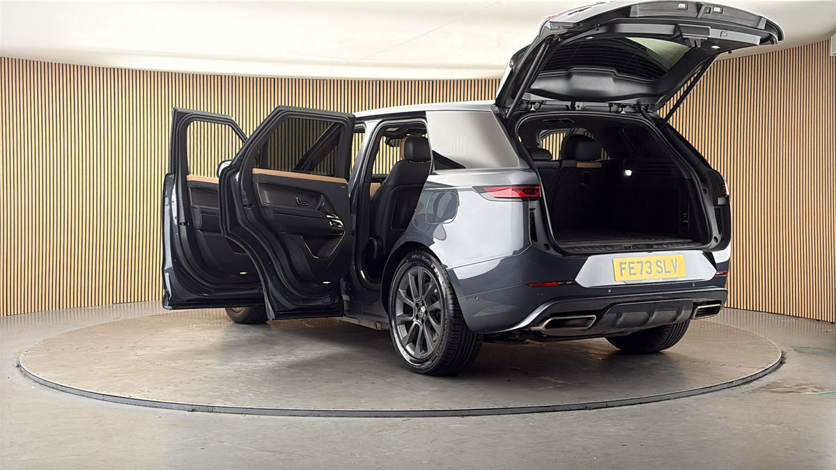 Land Rover Range Rover Sport Image 23