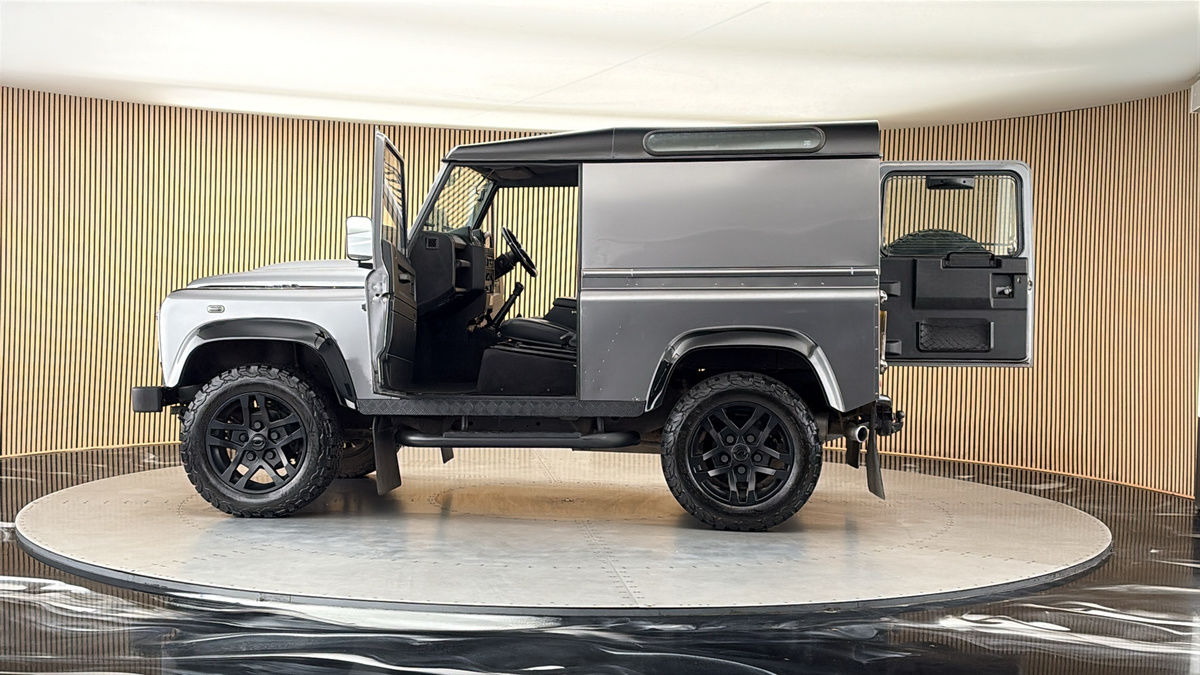 More views of Land Rover Defender 90