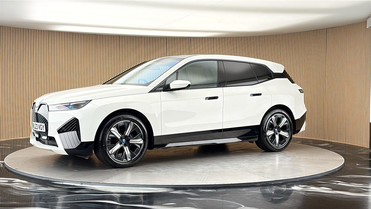 More views of BMW iX