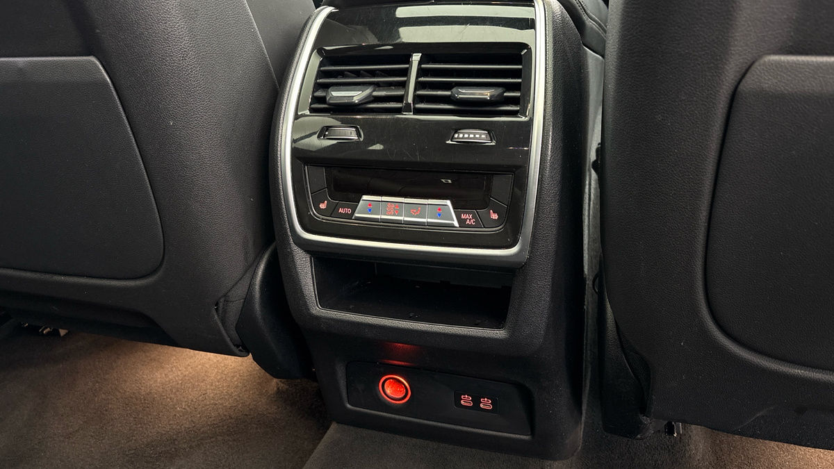 BMW X7 Image 25