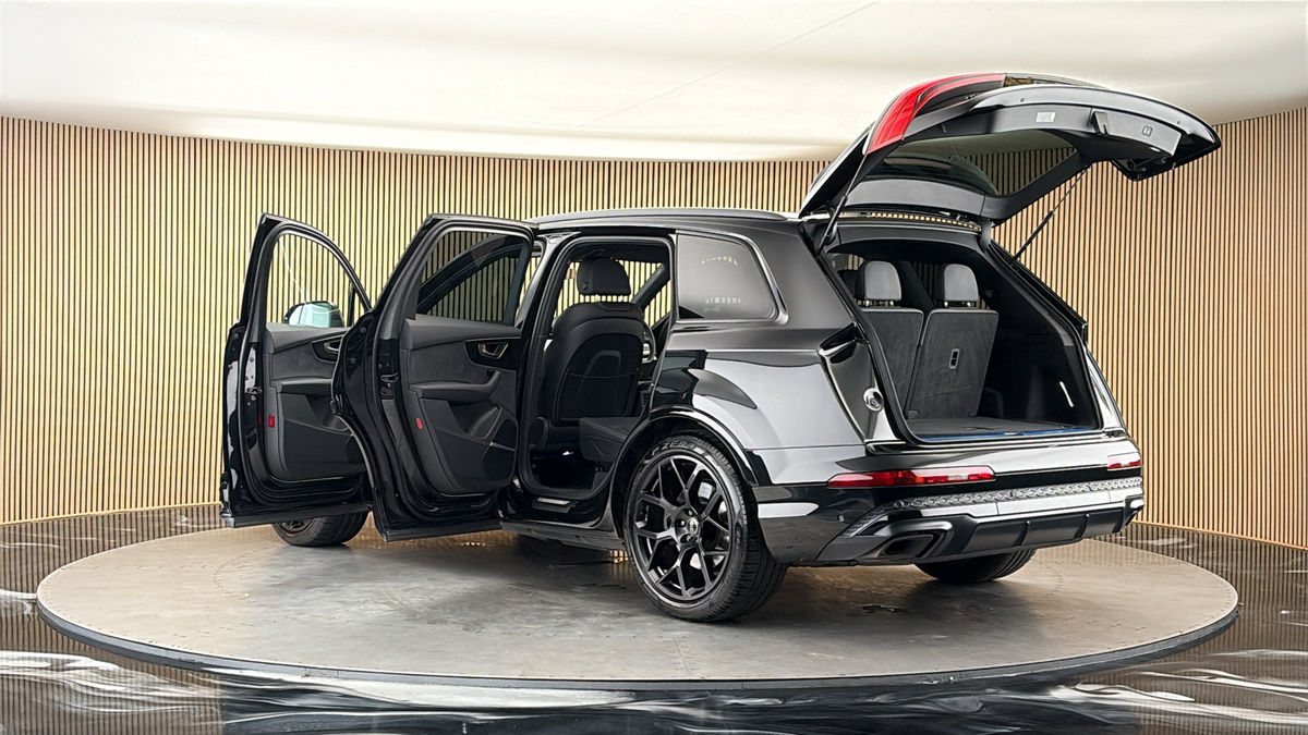More views of Audi Q7