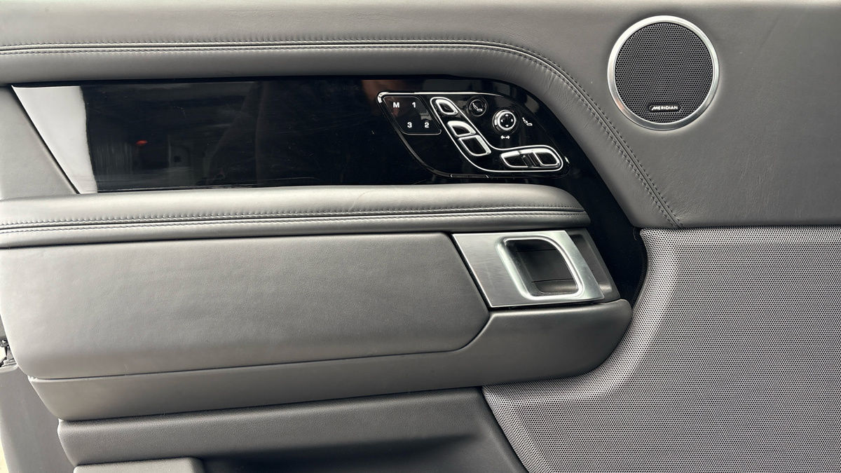 Land Rover Range Rover Image 19