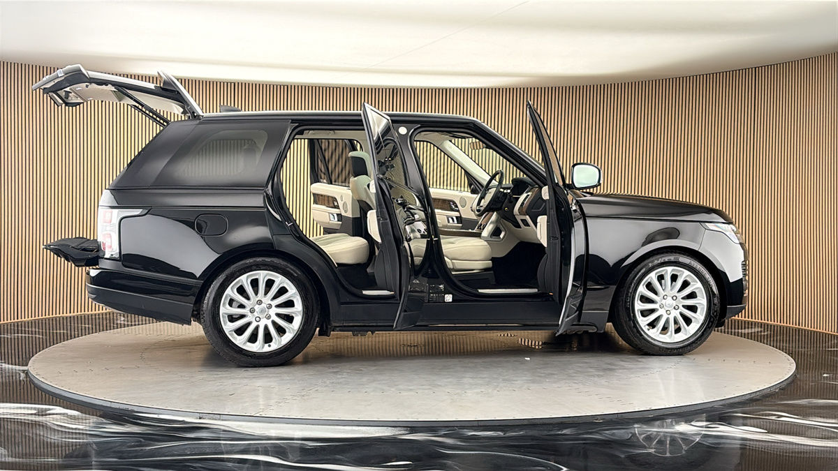 More views of Land Rover Range Rover