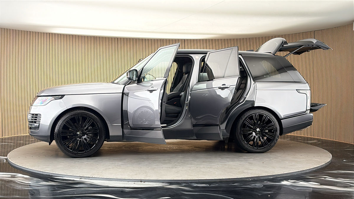 More views of Land Rover Range Rover