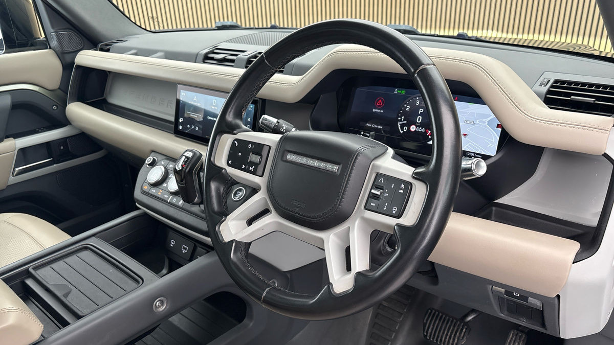 Land Rover Defender 90 Image 5