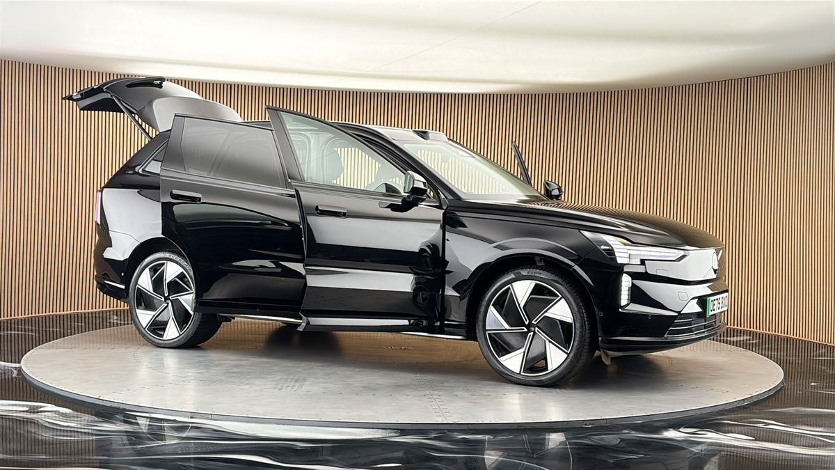 More views of Volvo EX90