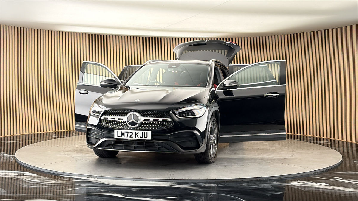 More views of Mercedes-Benz GLA