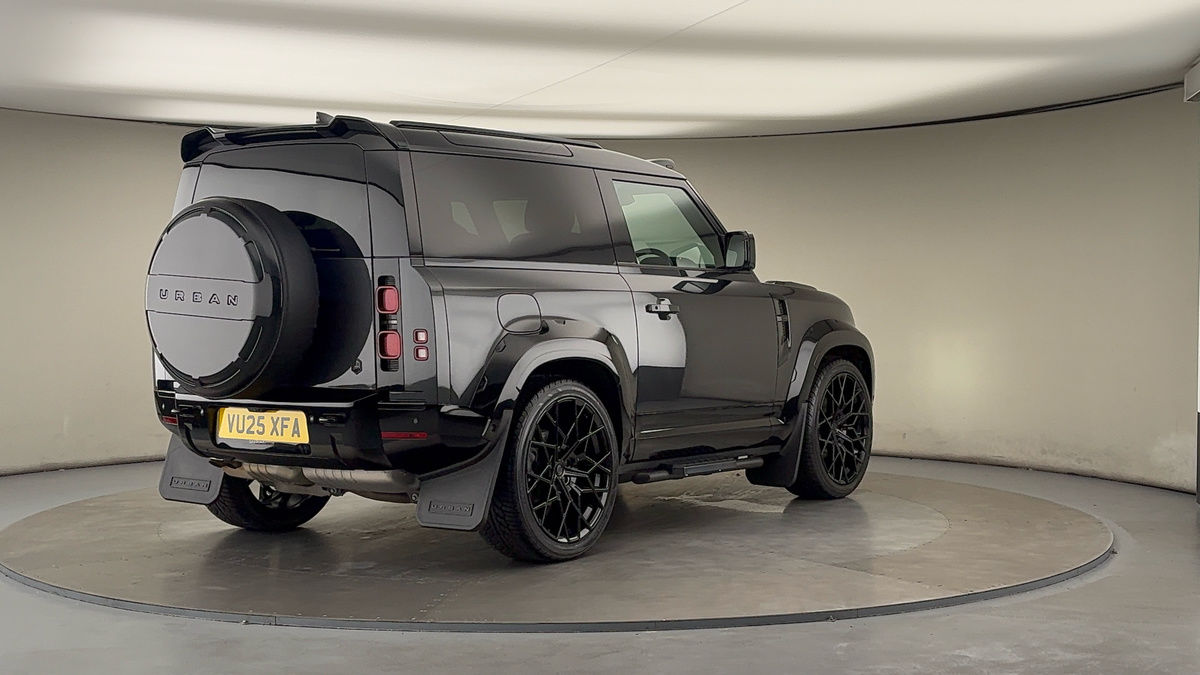 More views of Land Rover Defender 90