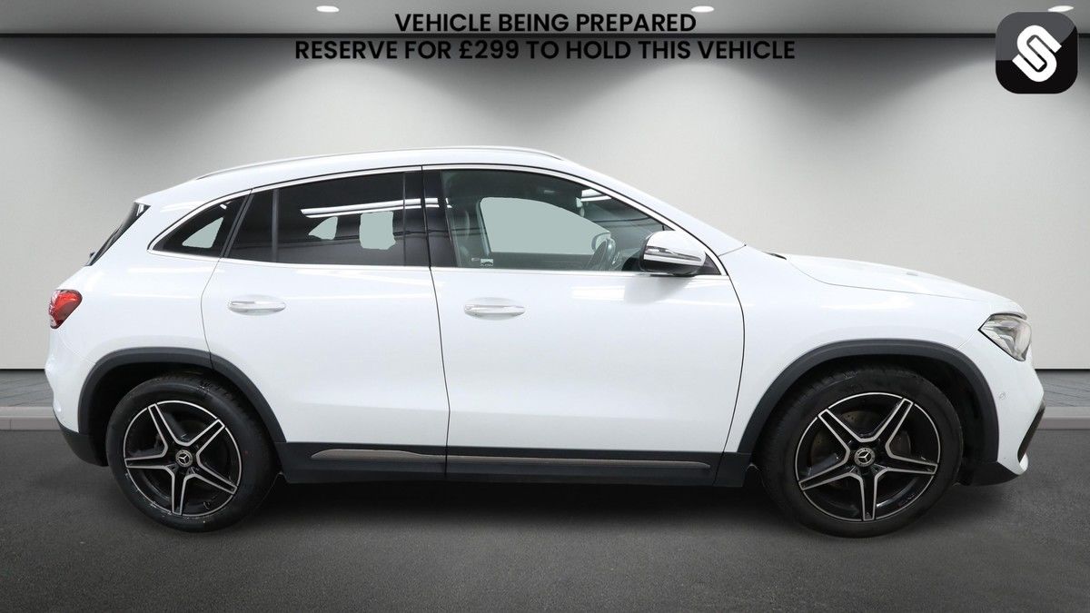 Mercedes-Benz GLA Image 5