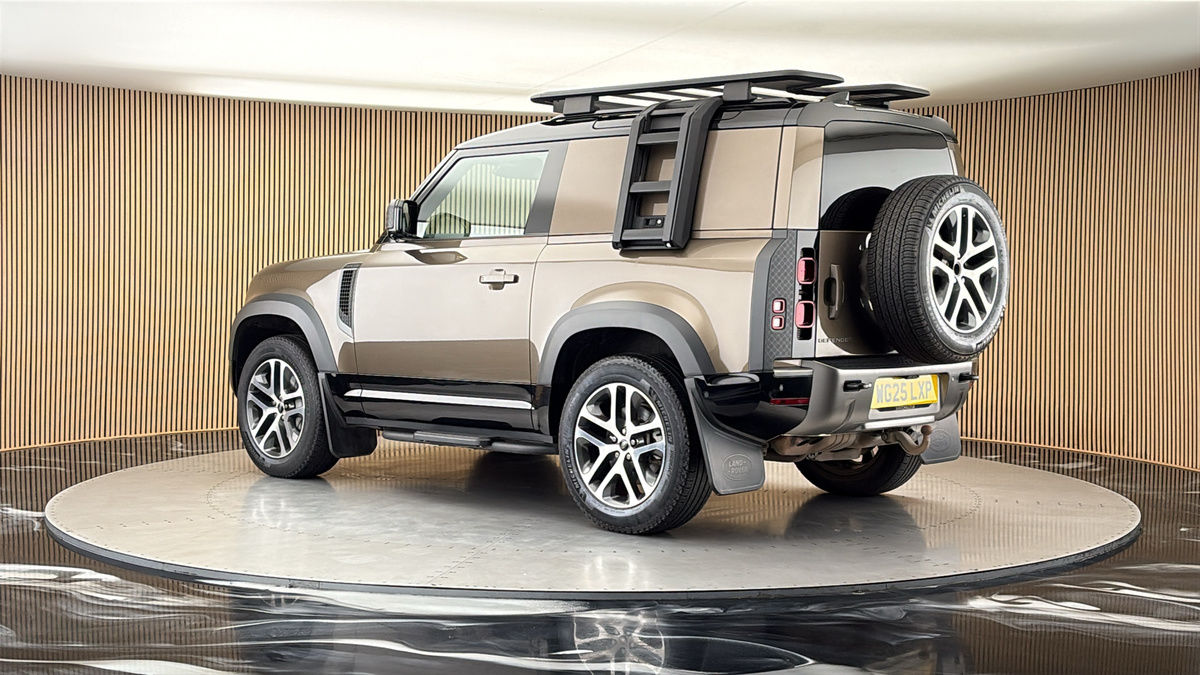 More views of Land Rover Defender 90