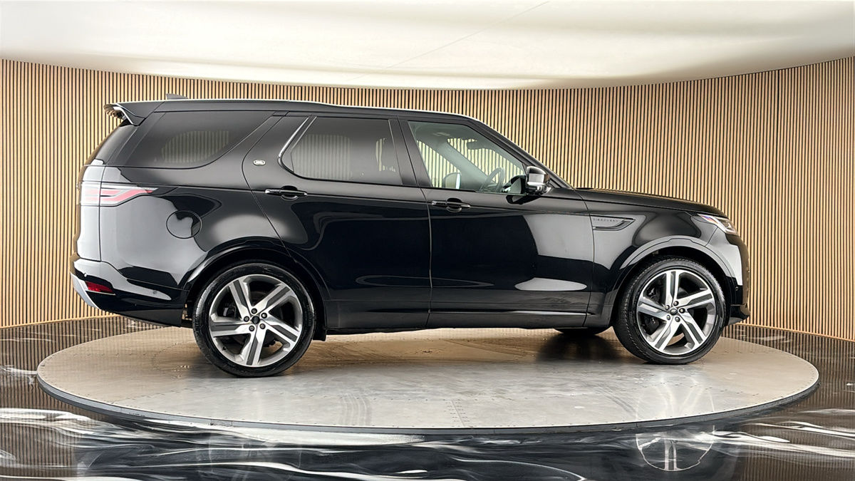 More views of Land Rover Discovery
