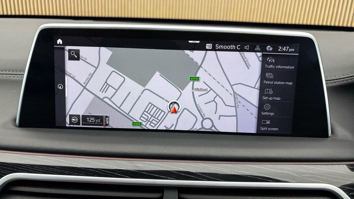 BMW 7 Series Image 17