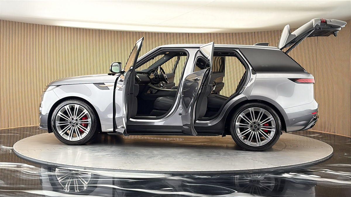 More views of Land Rover Range Rover Sport
