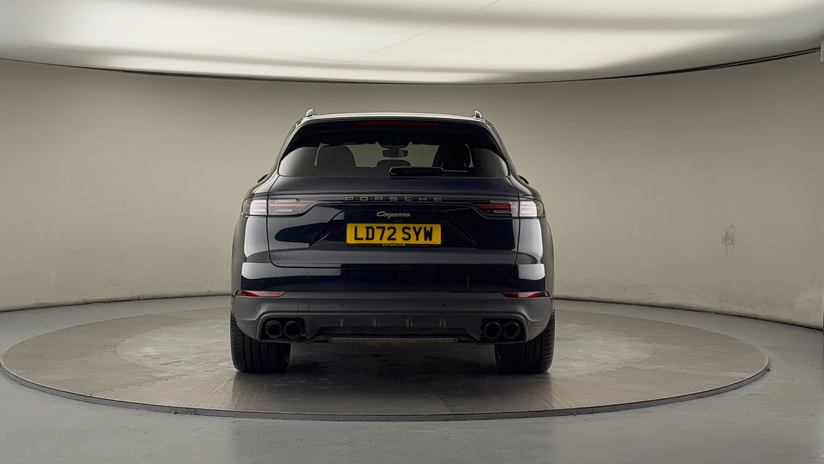 Porsche Cayenne Image 4