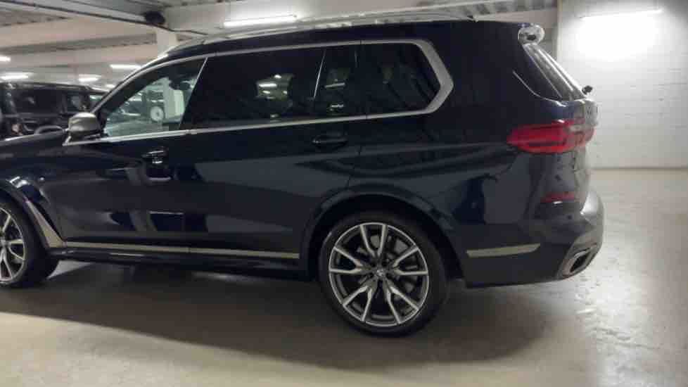 More views of BMW X7