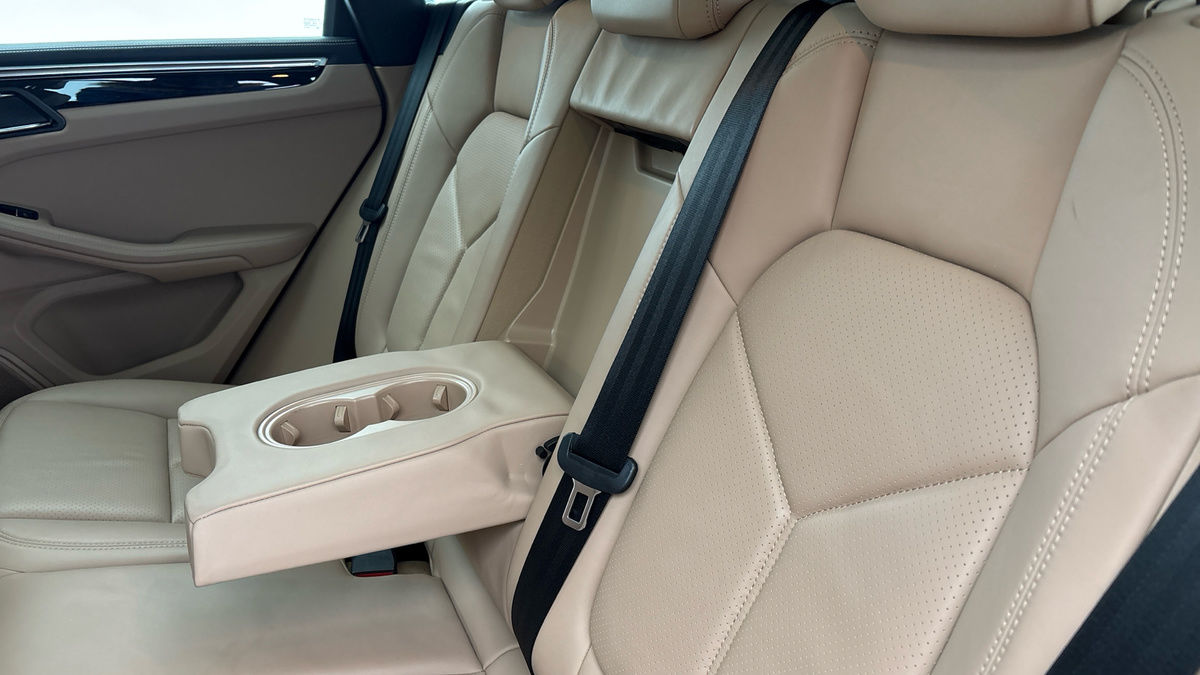 Porsche Macan Image 9