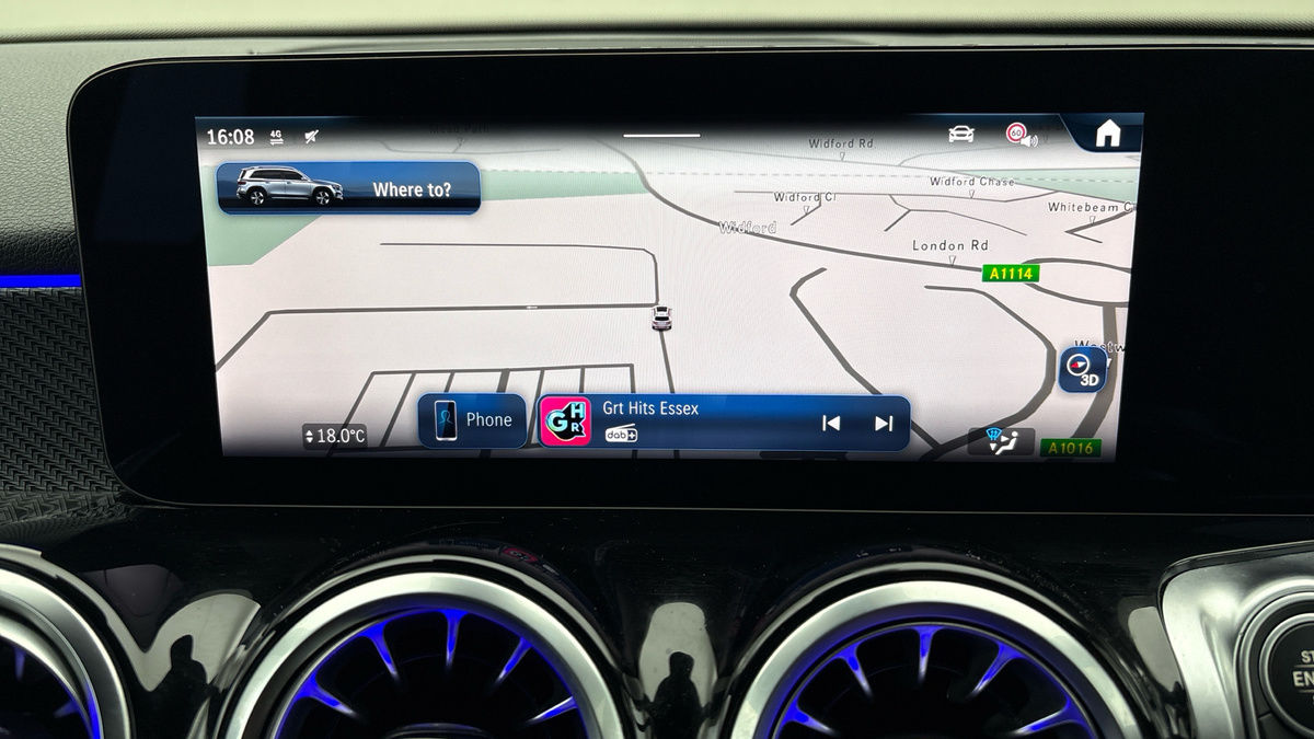 Mercedes-Benz GLB Image 17